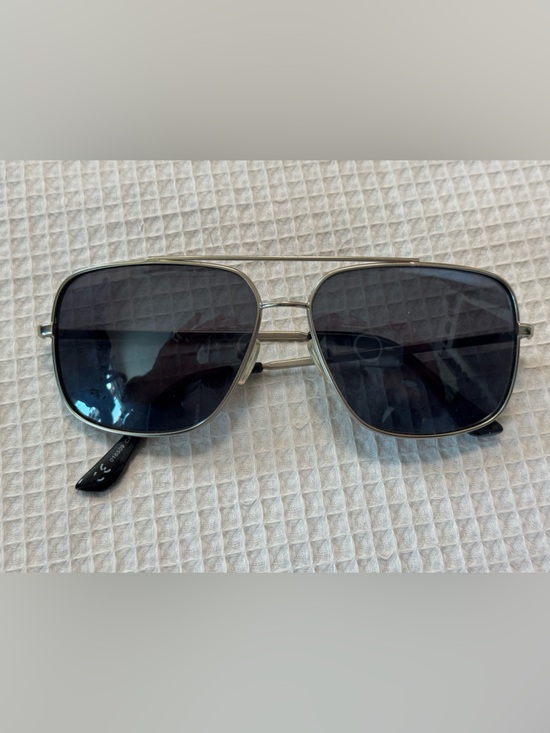 Other - Vintage Silver metal Frame Sunglasses with Dark Blue Lenses